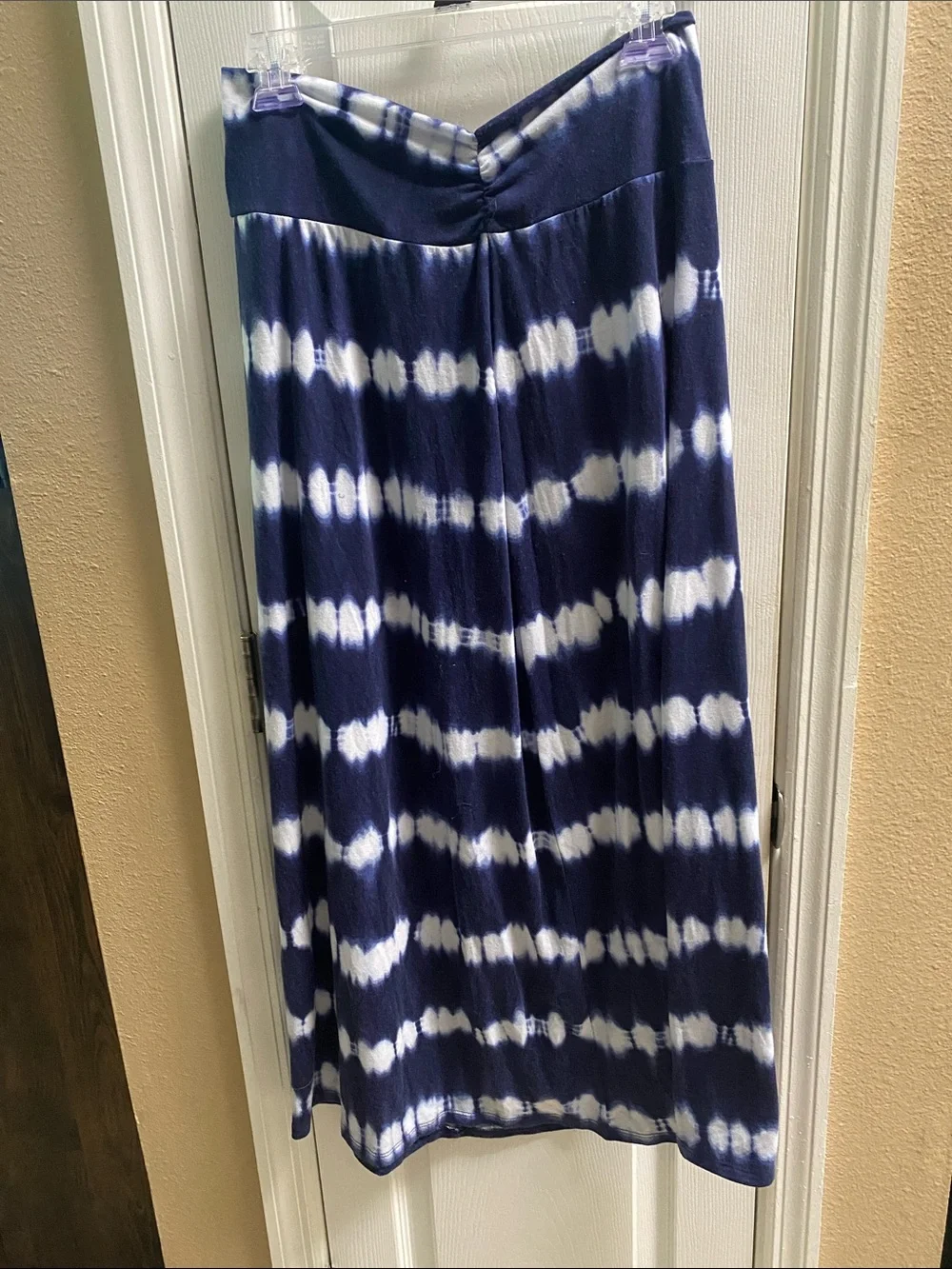 Faded Glory blue and white tie dye skirt